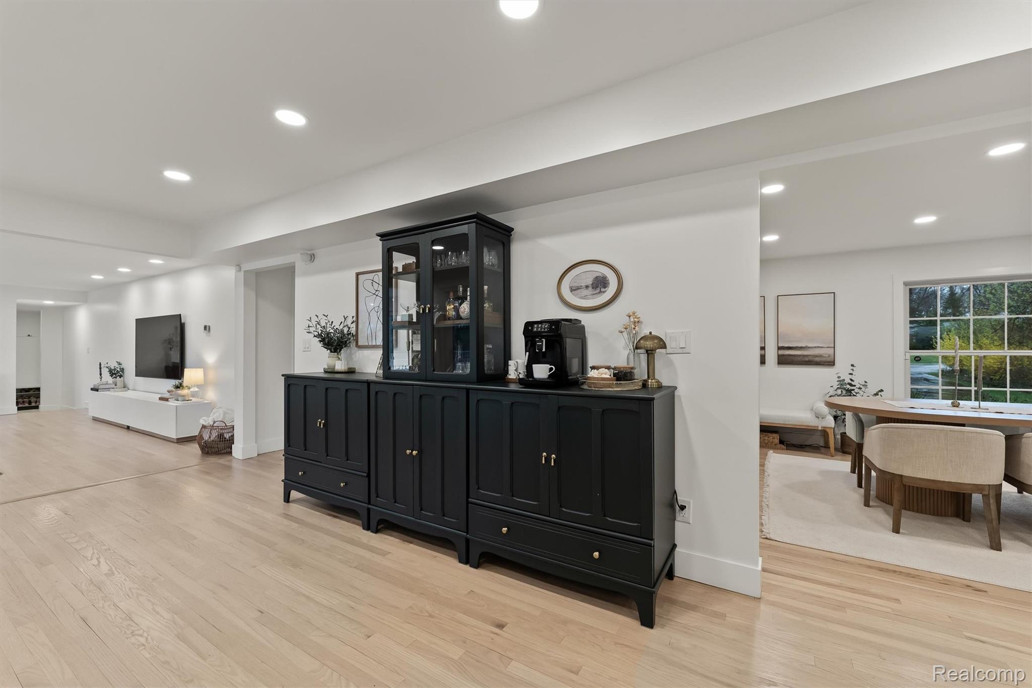 1935 HILLWOOD Drive