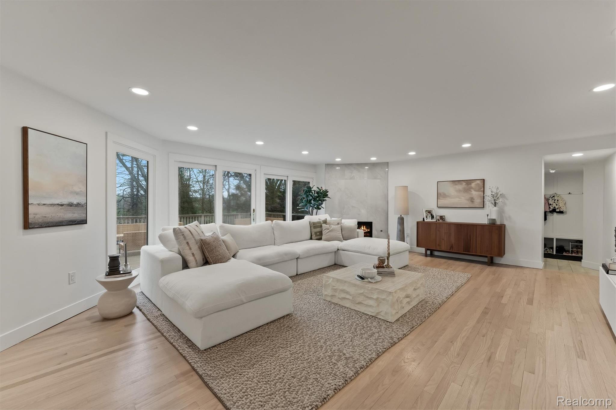 1935 HILLWOOD Drive
