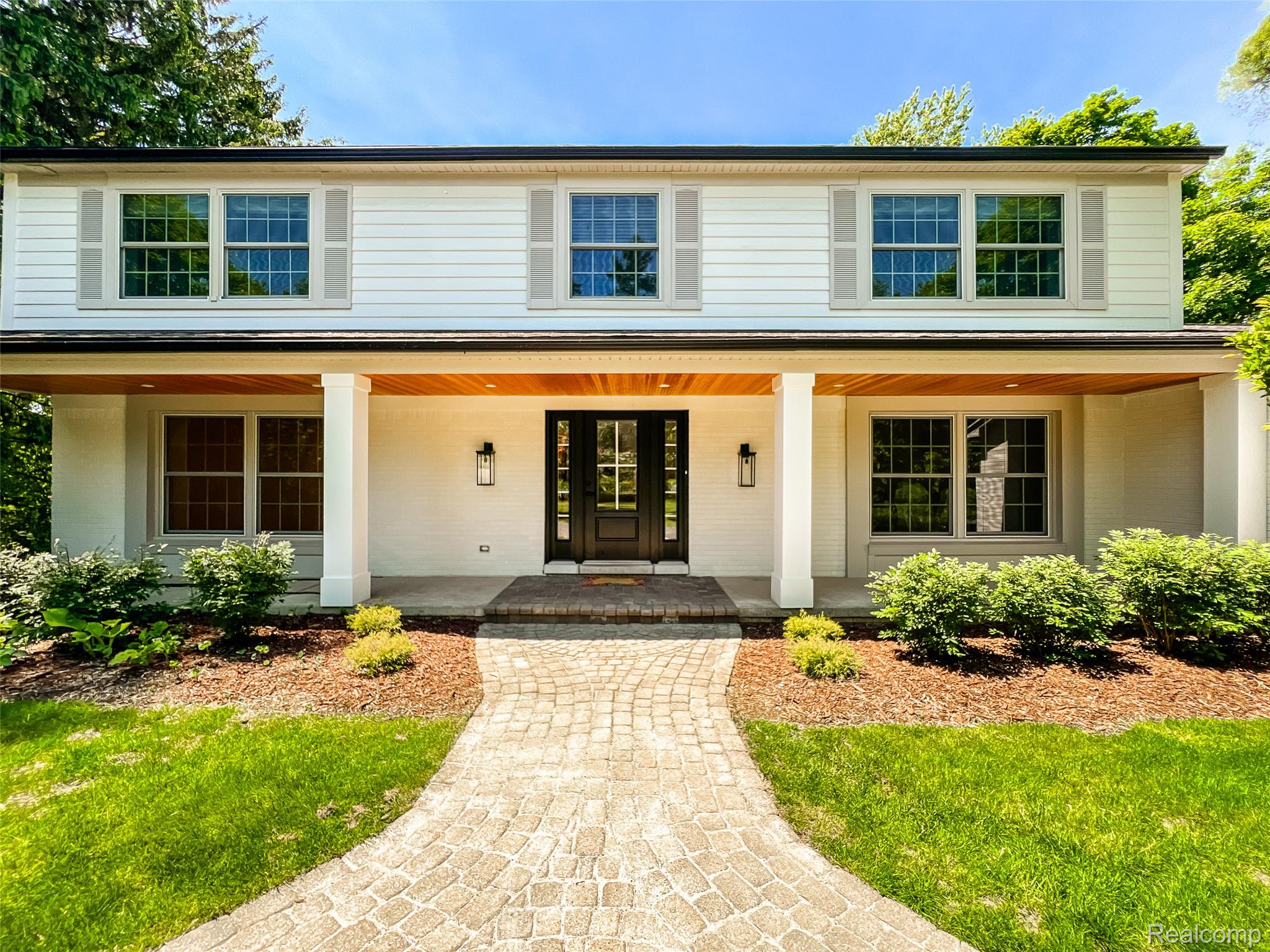 1935 HILLWOOD Drive