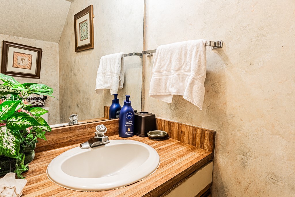 96 Mathews Drive Unit: 74