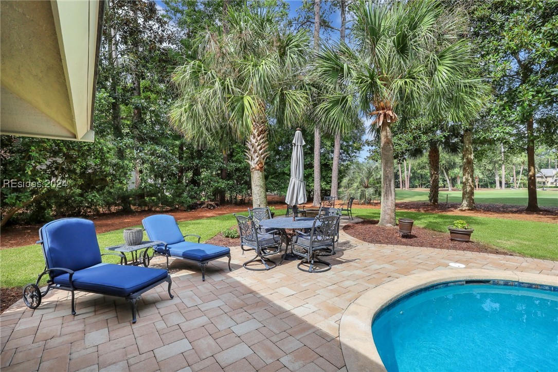 18 Willow Oak Road