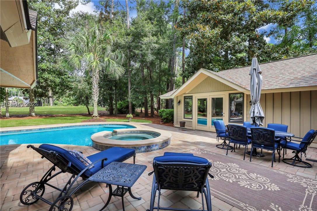 18 Willow Oak Road