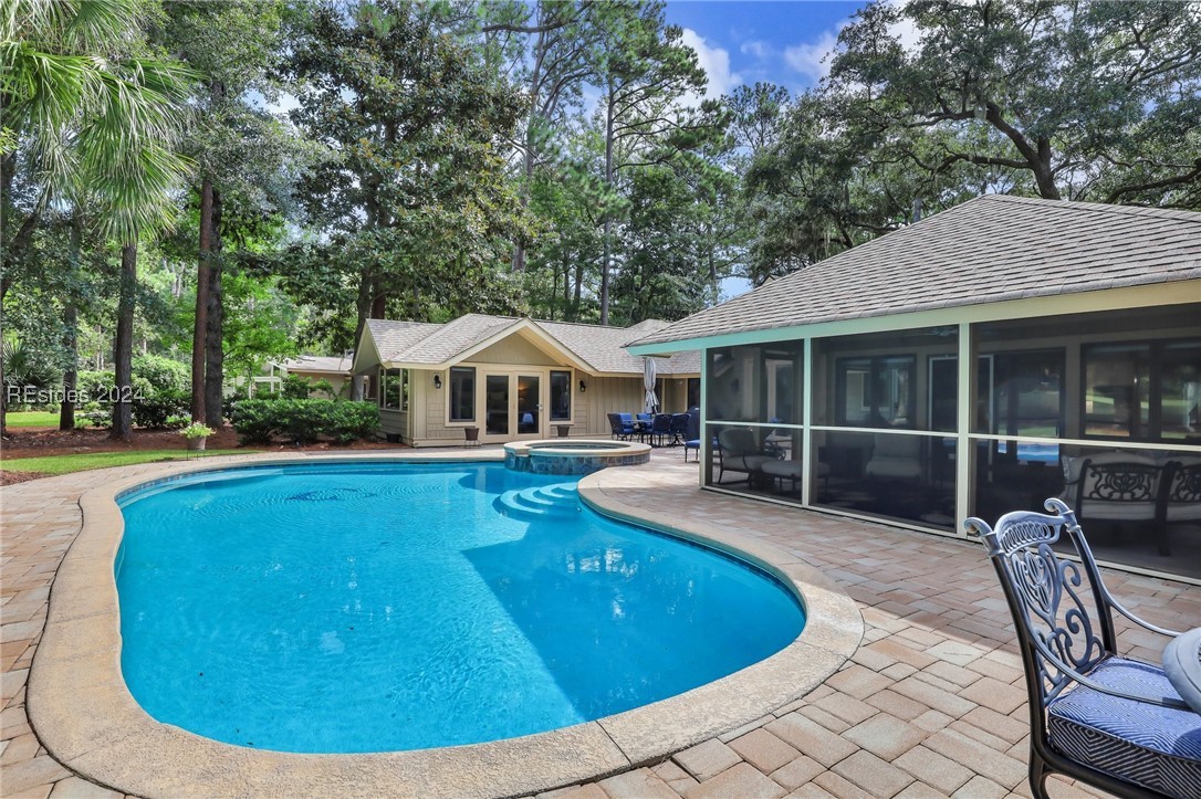 18 Willow Oak Road