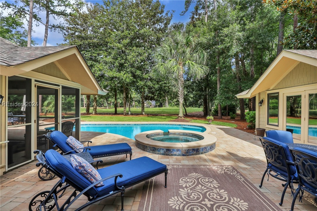18 Willow Oak Road