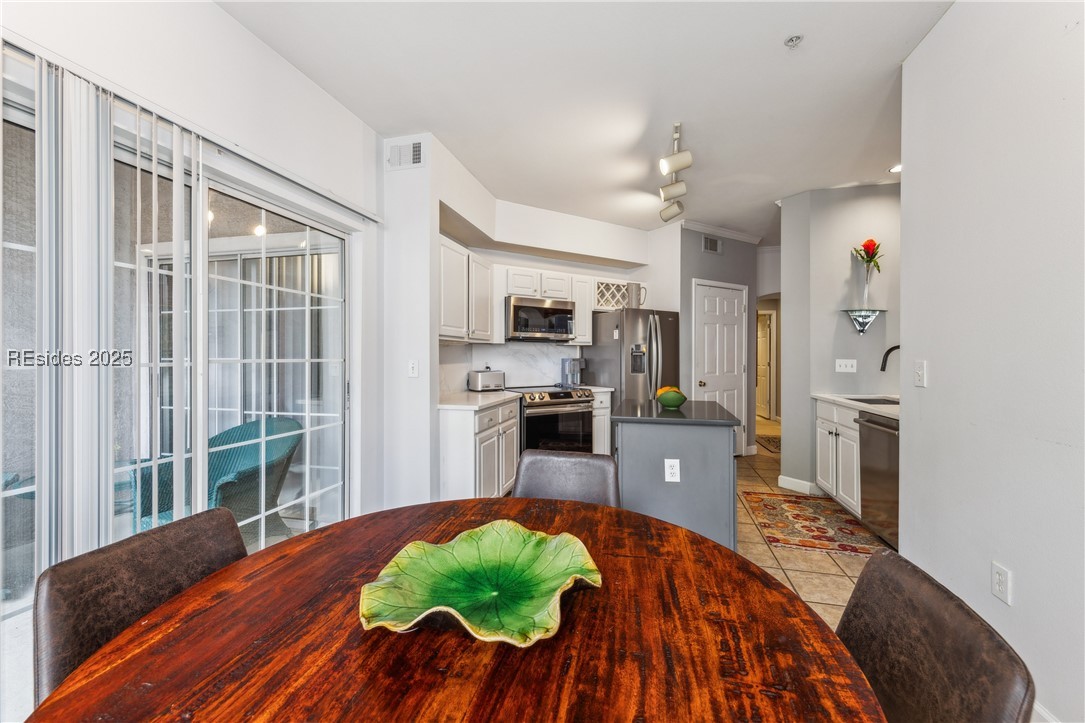 4 Indigo Run Drive Unit: 1922