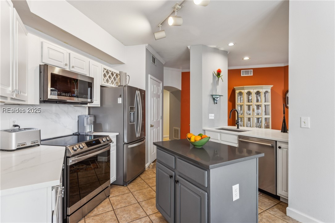 4 Indigo Run Drive Unit: 1922