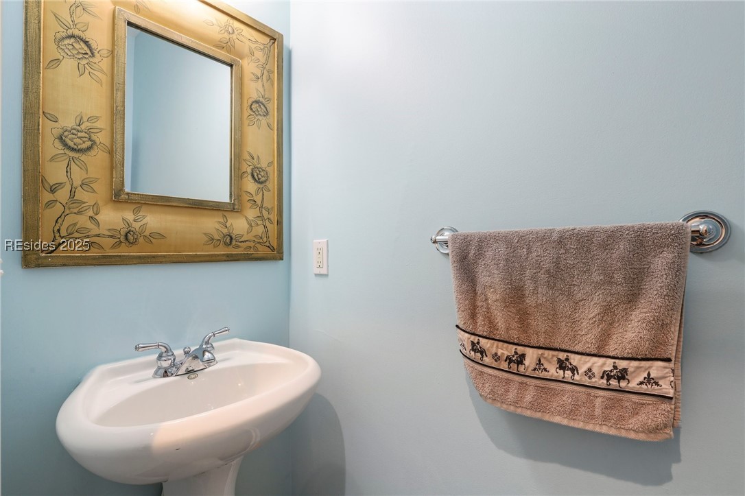 55 Victoria Square Drive