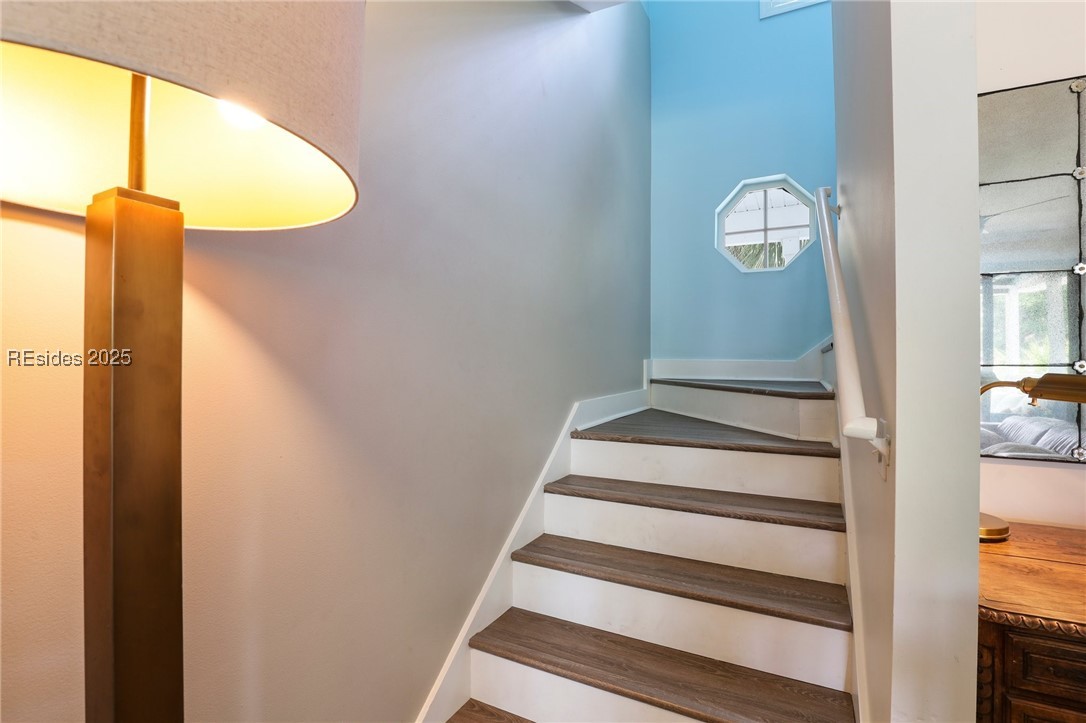 55 Victoria Square Drive