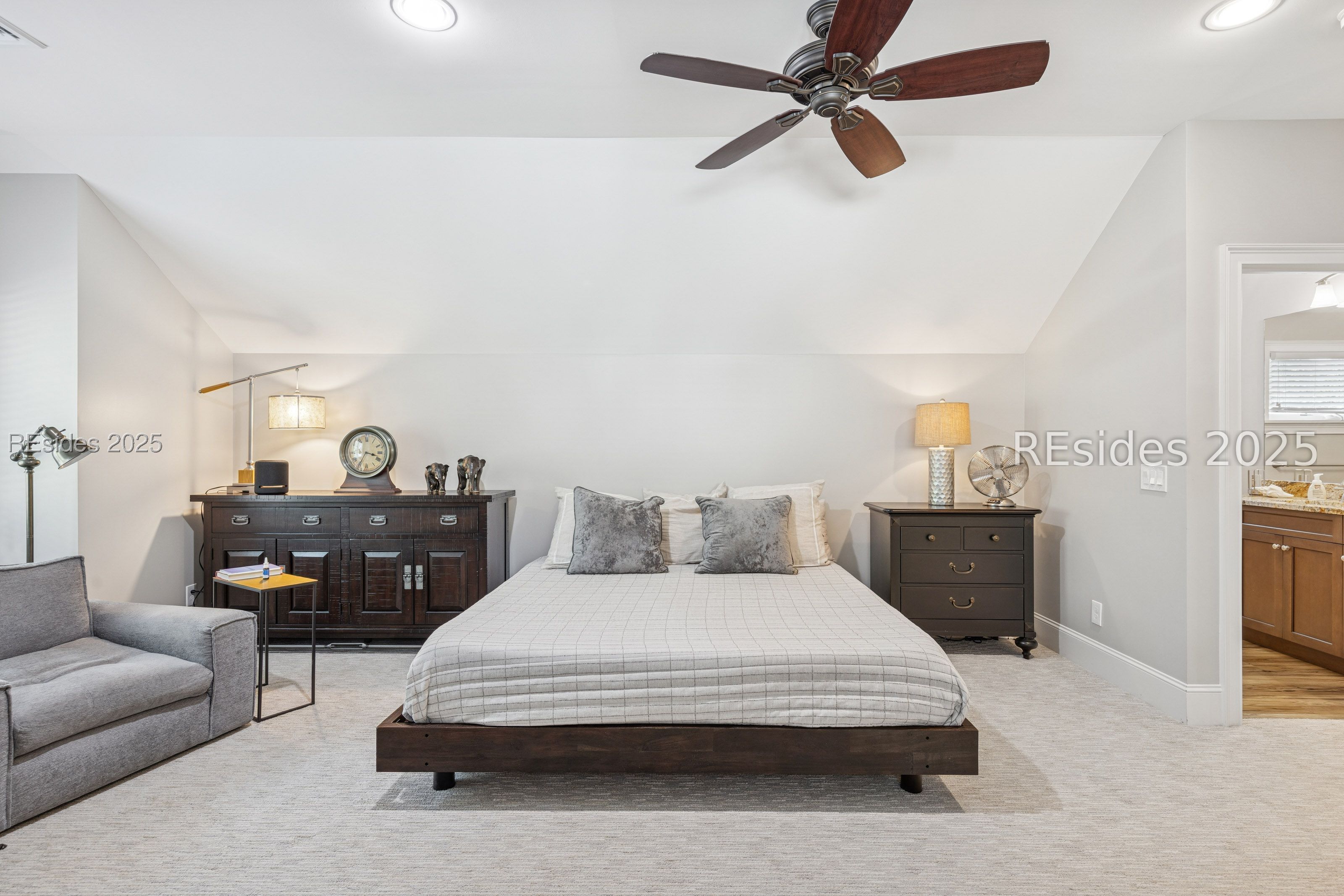 24 Richfield Way
