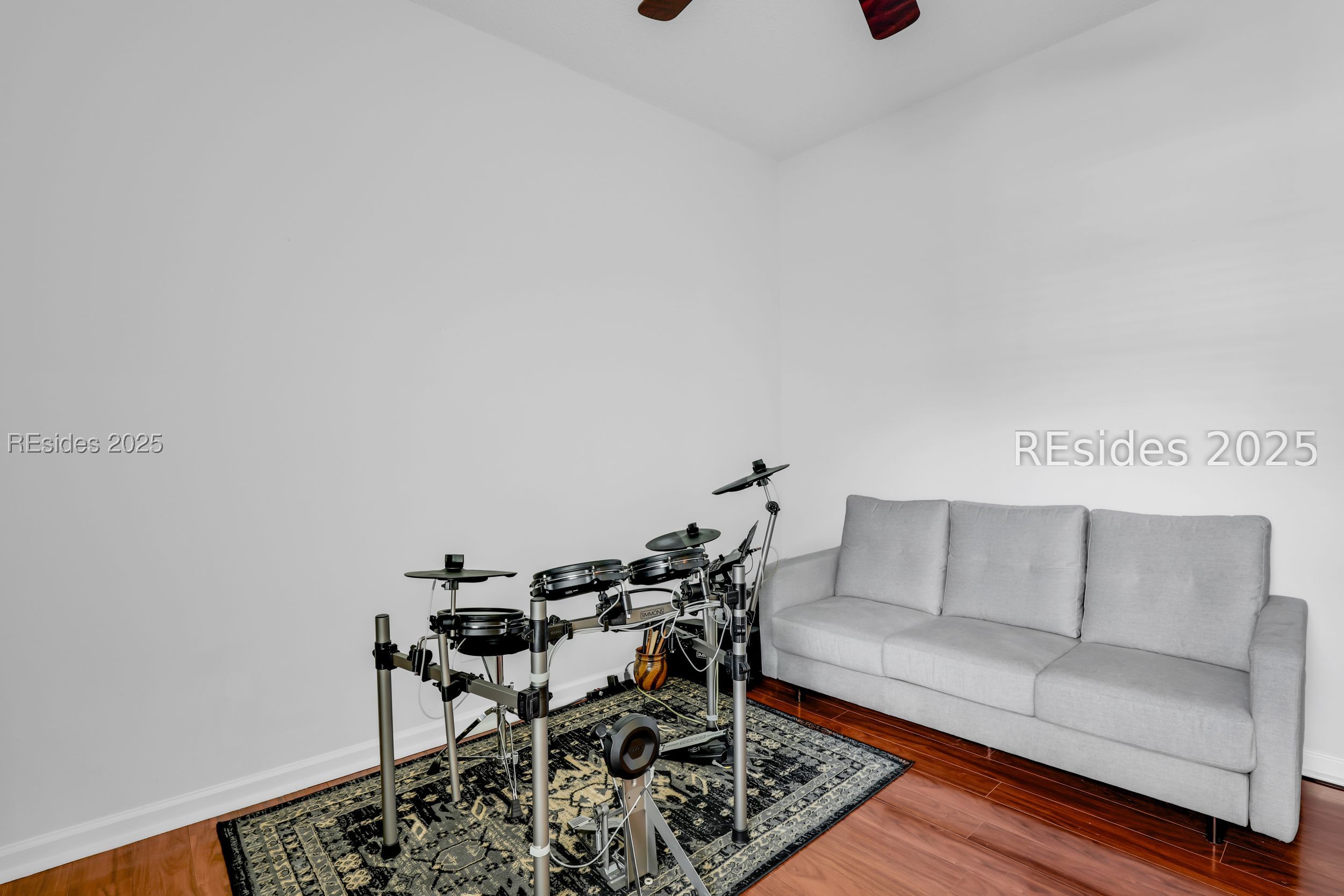 219 Knightsbridge Road