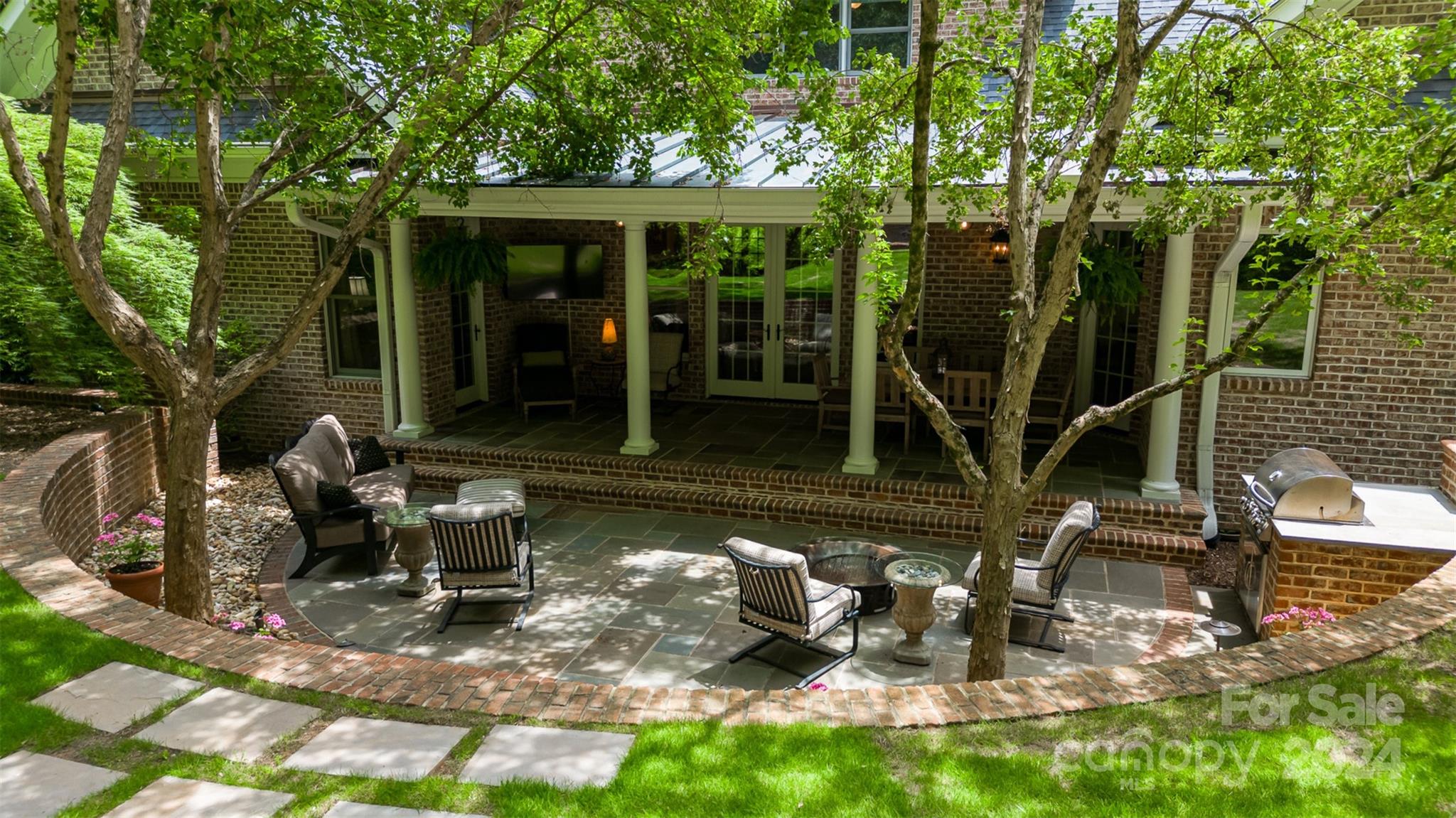 1109 Hudson Place