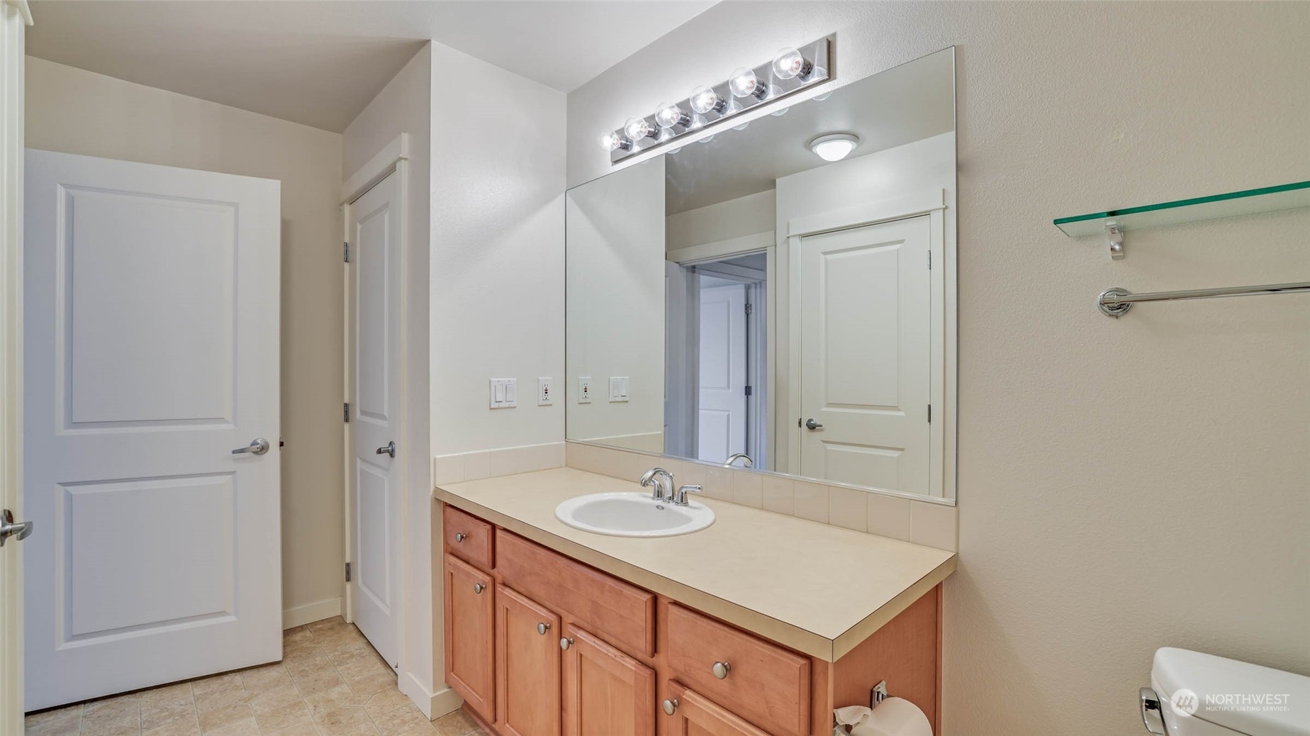 55 Williams Avenue S Unit: 205