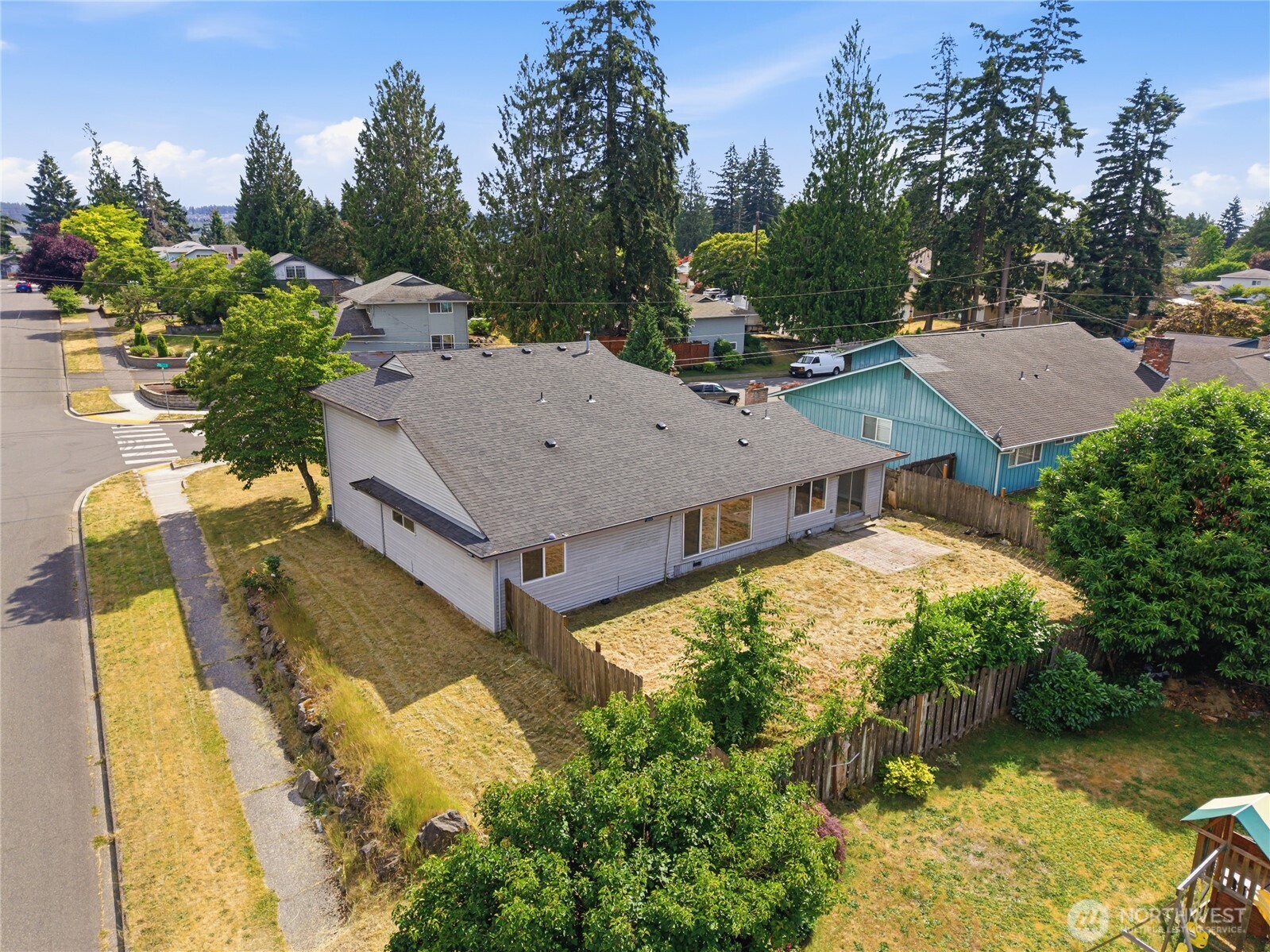2735 26th Street SE