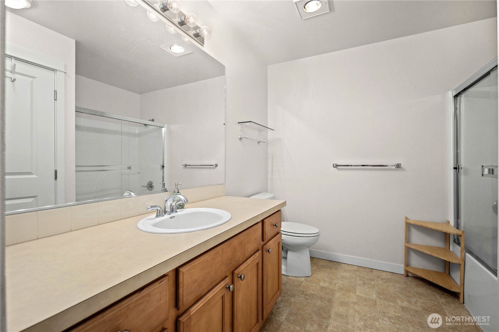 55 Williams Avenue S Unit: 205