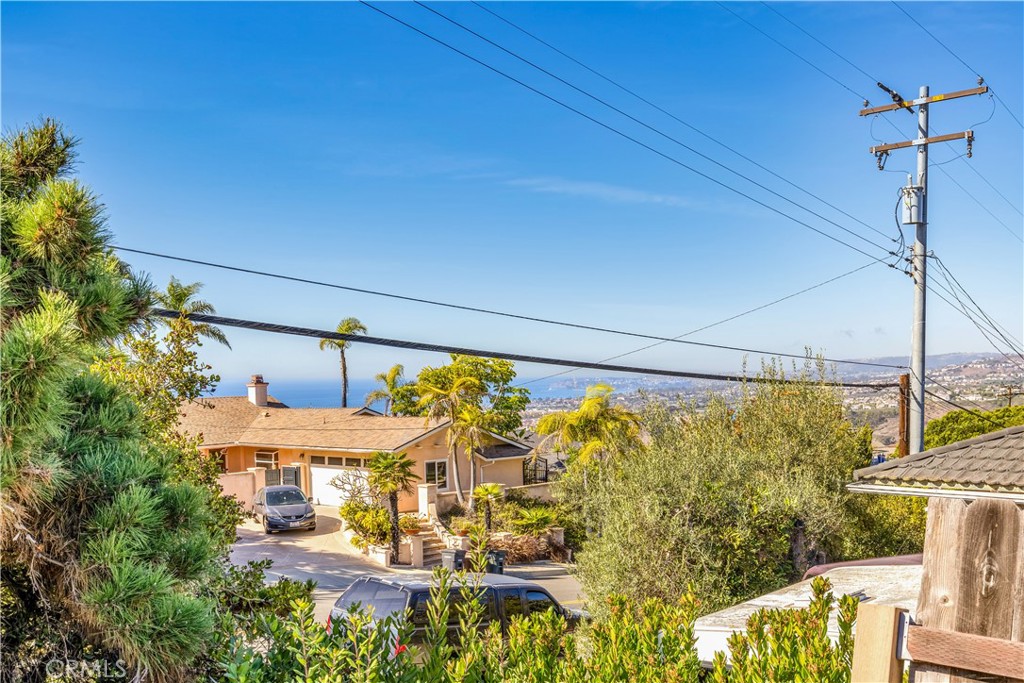 113 Avenida Salvador