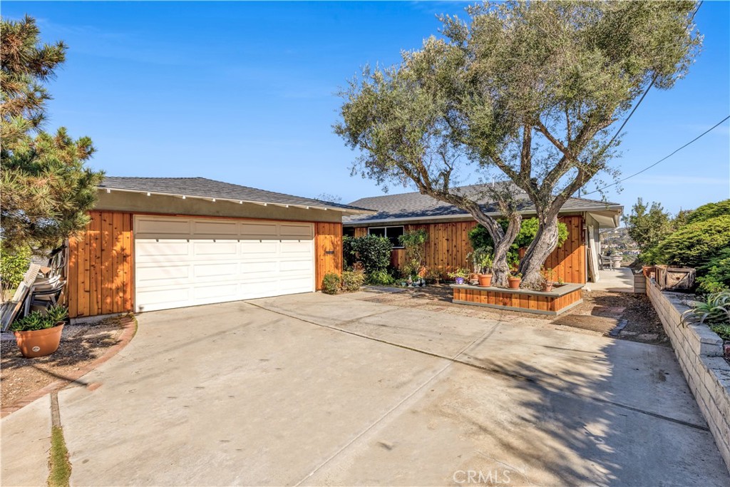 113 Avenida Salvador