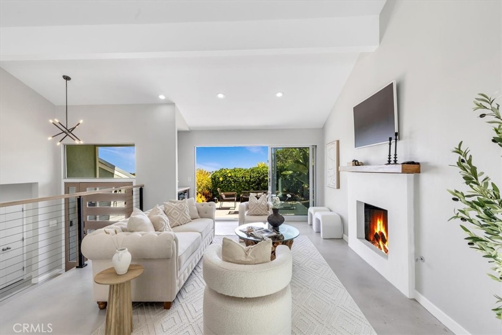 25201 Sea Vista Drive