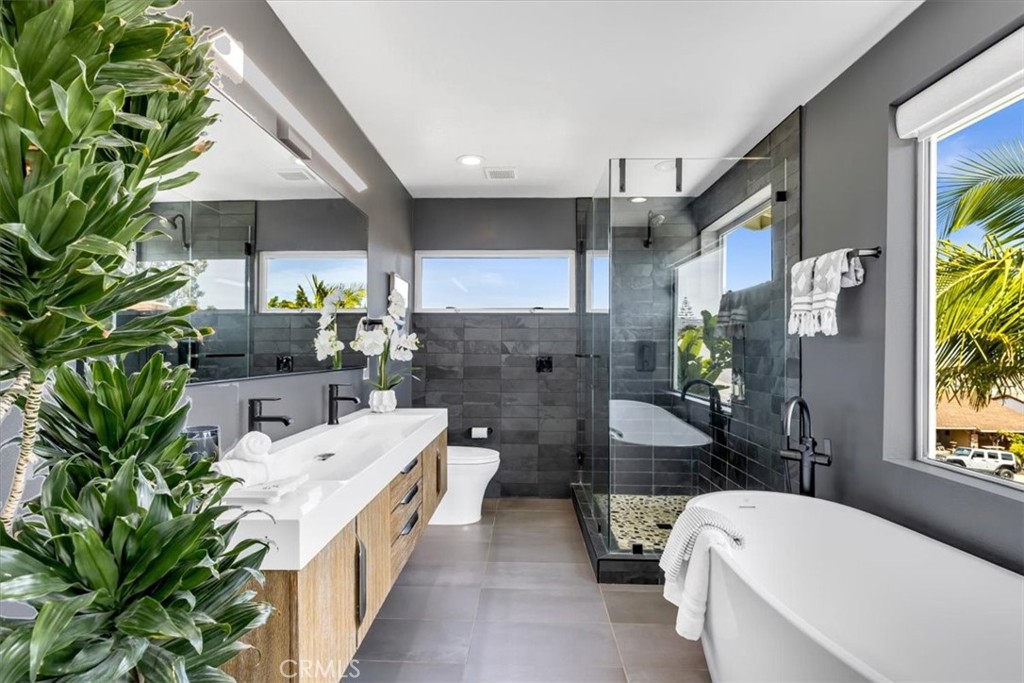 25201 Sea Vista Drive