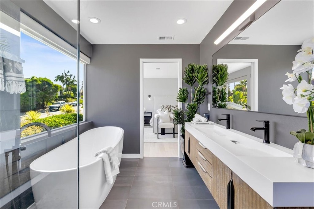 25201 Sea Vista Drive