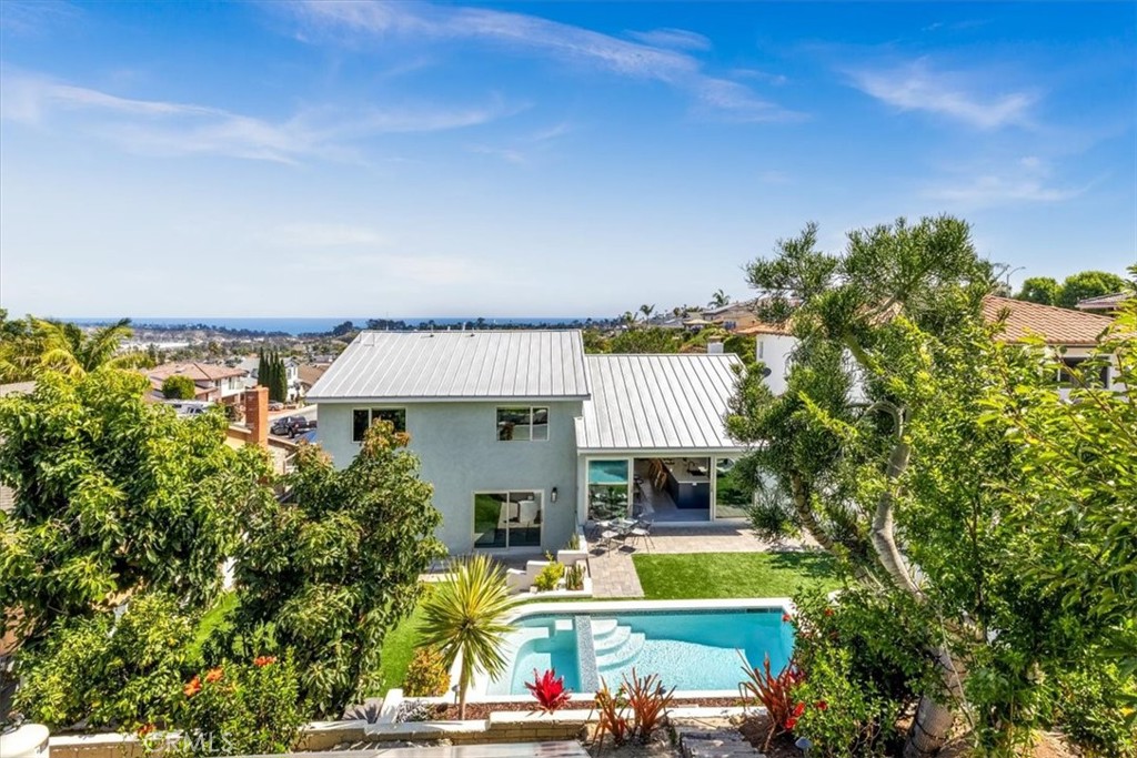 25201 Sea Vista Drive