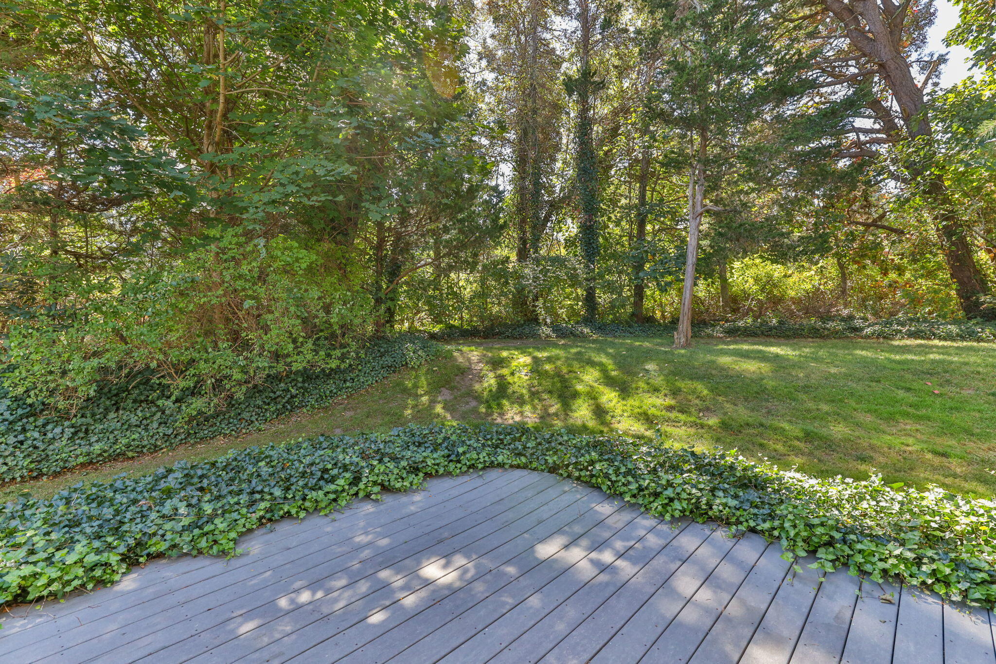 25 Twin Rocks Drive