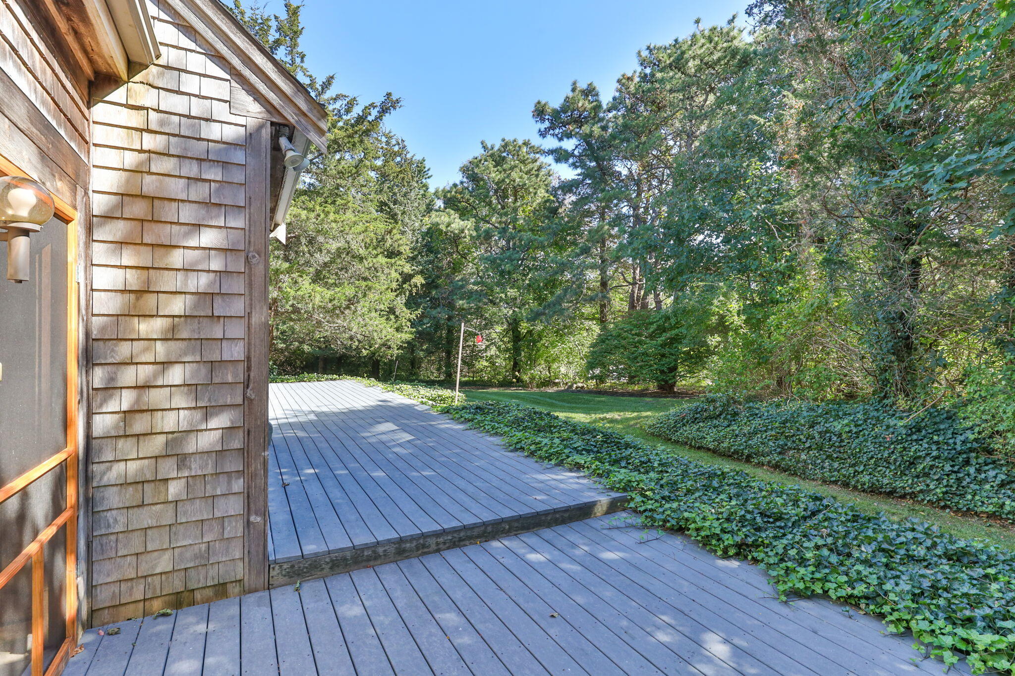 25 Twin Rocks Drive