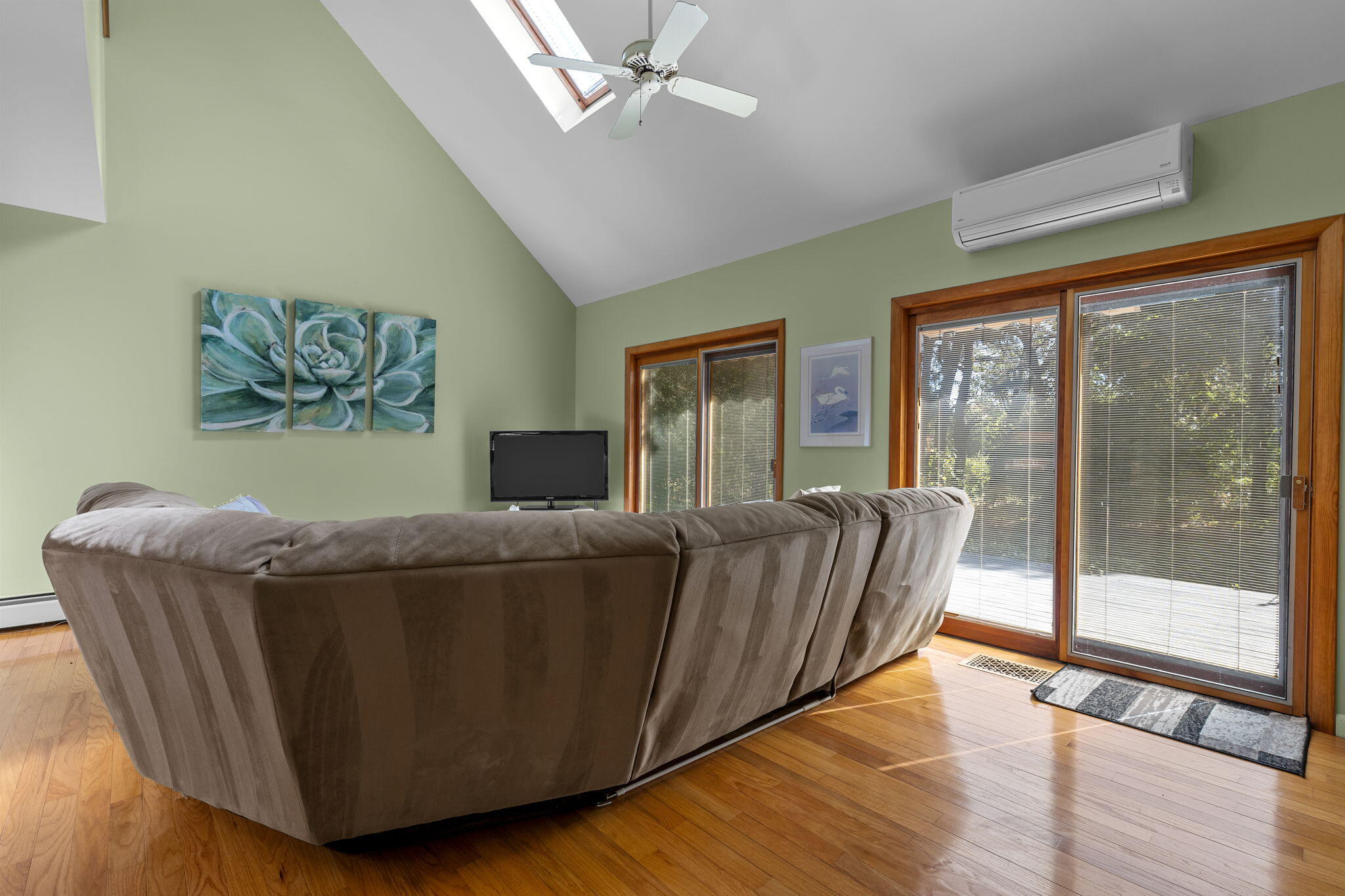25 Twin Rocks Drive