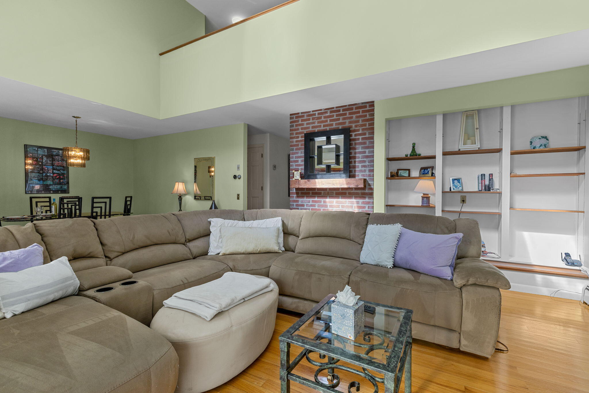 25 Twin Rocks Drive