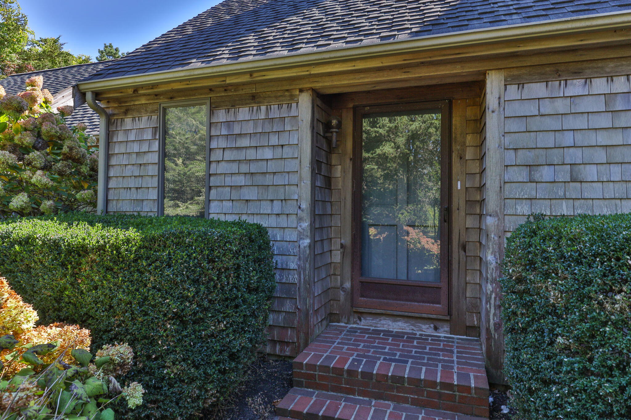 25 Twin Rocks Drive