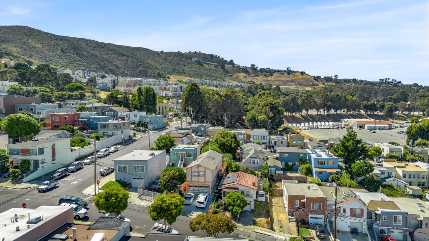 361 Accacia ST