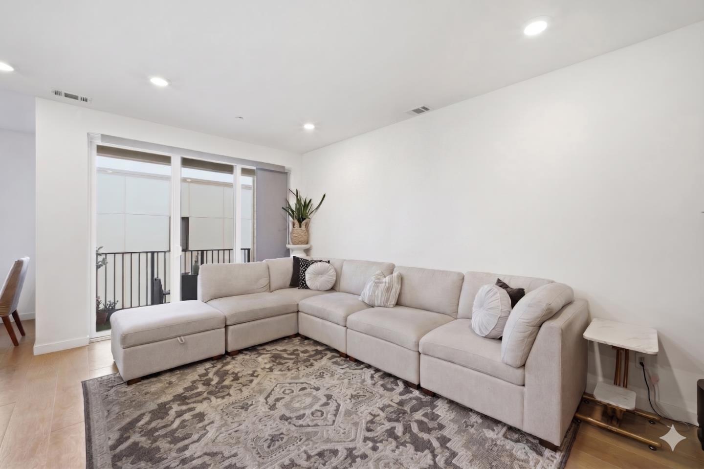 493 Cambridge Street