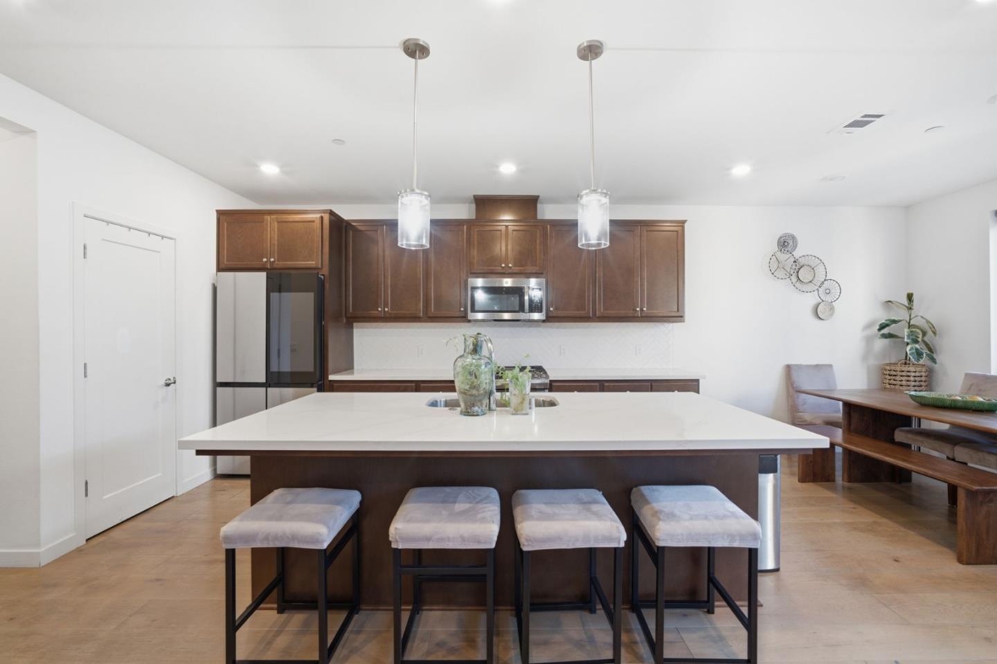 493 Cambridge Street