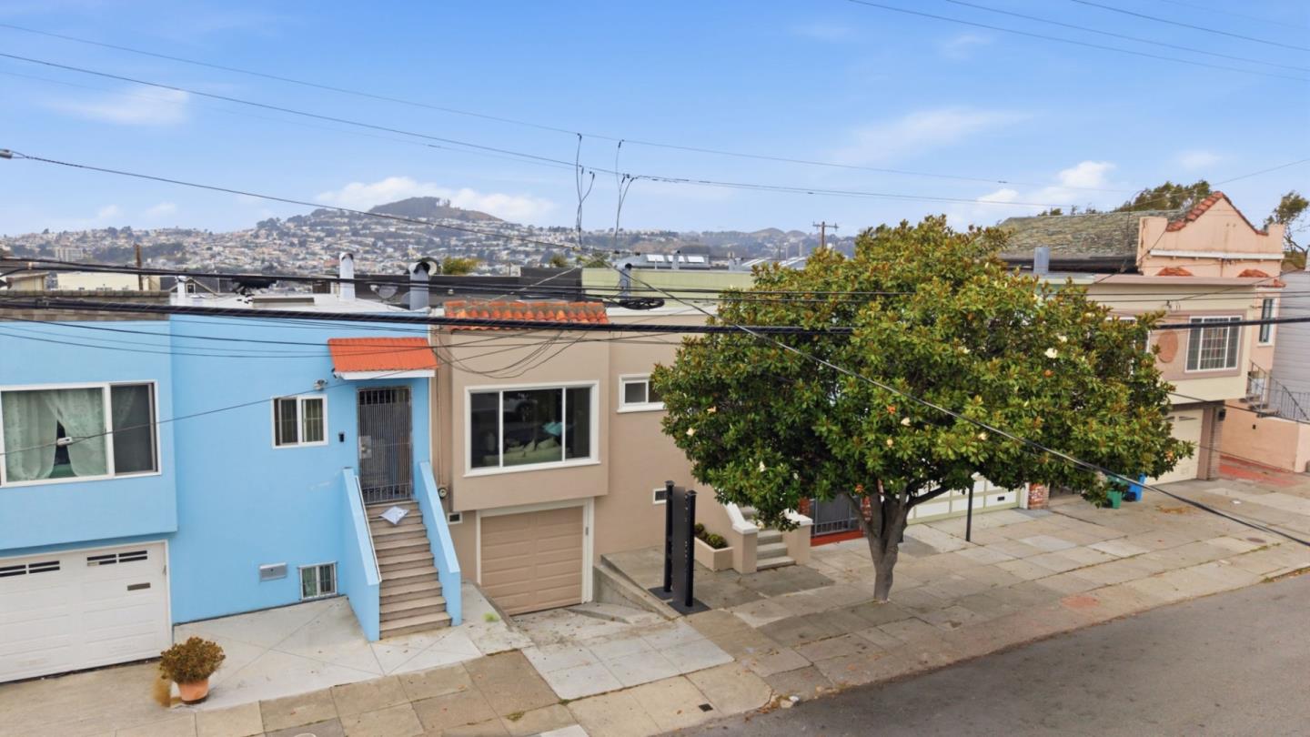 518 Athens ST