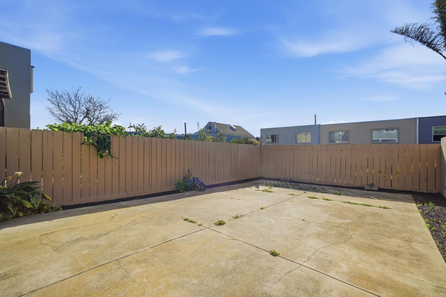 518 Athens ST