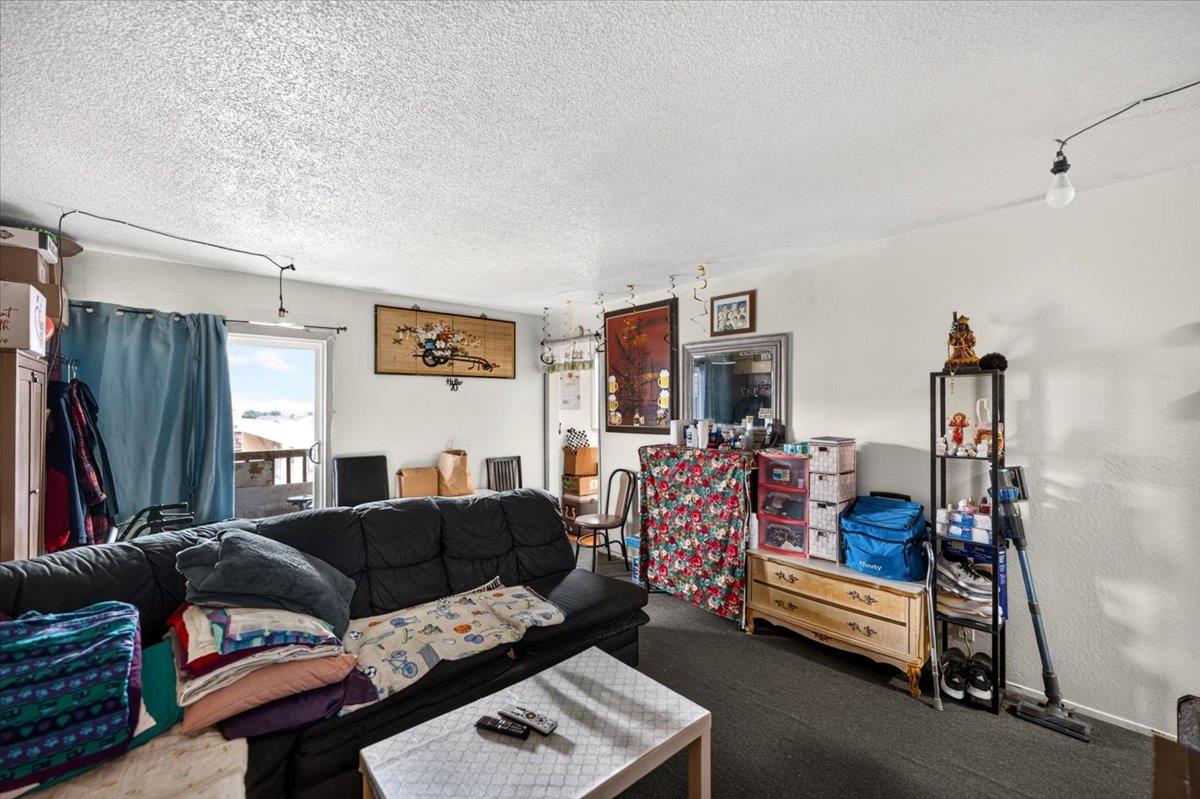 123 Knowles AVE