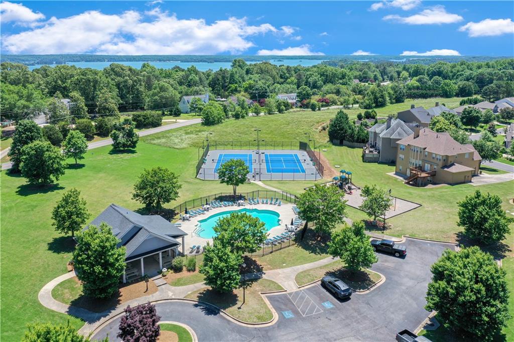 8910 Mossy Oak Drive