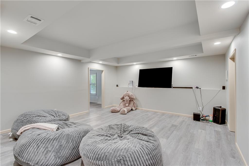 8910 Mossy Oak Drive