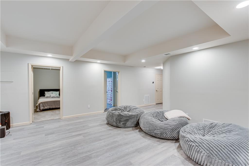 8910 Mossy Oak Drive