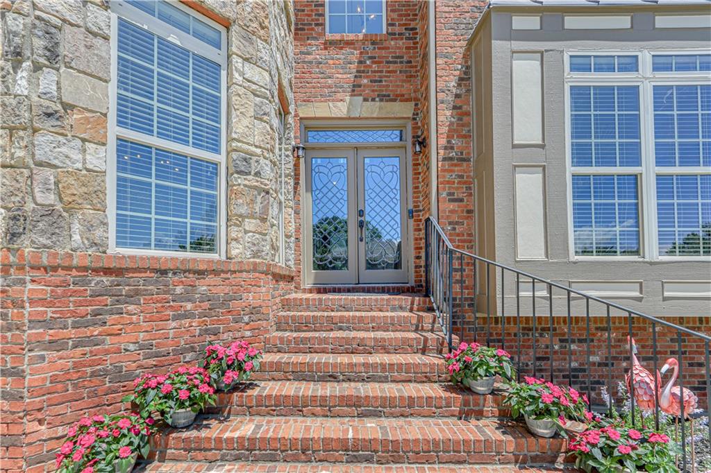 8910 Mossy Oak Drive