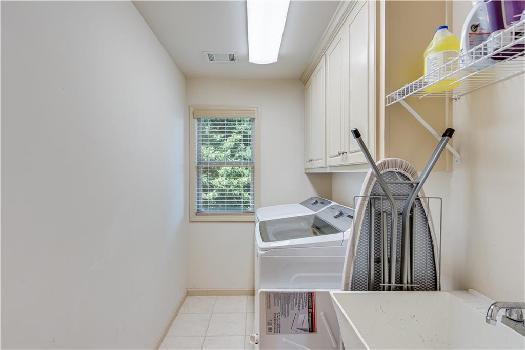 8910 Mossy Oak Drive