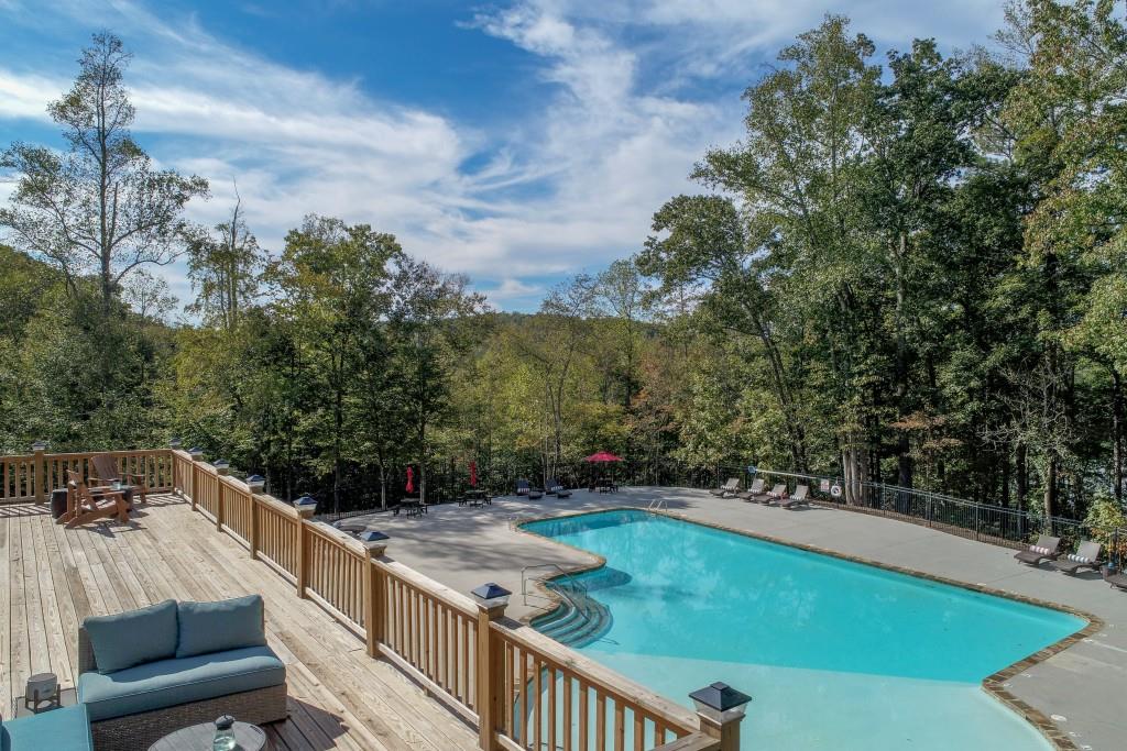 7135 Crestline Drive