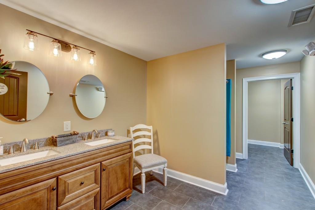 7135 Crestline Drive