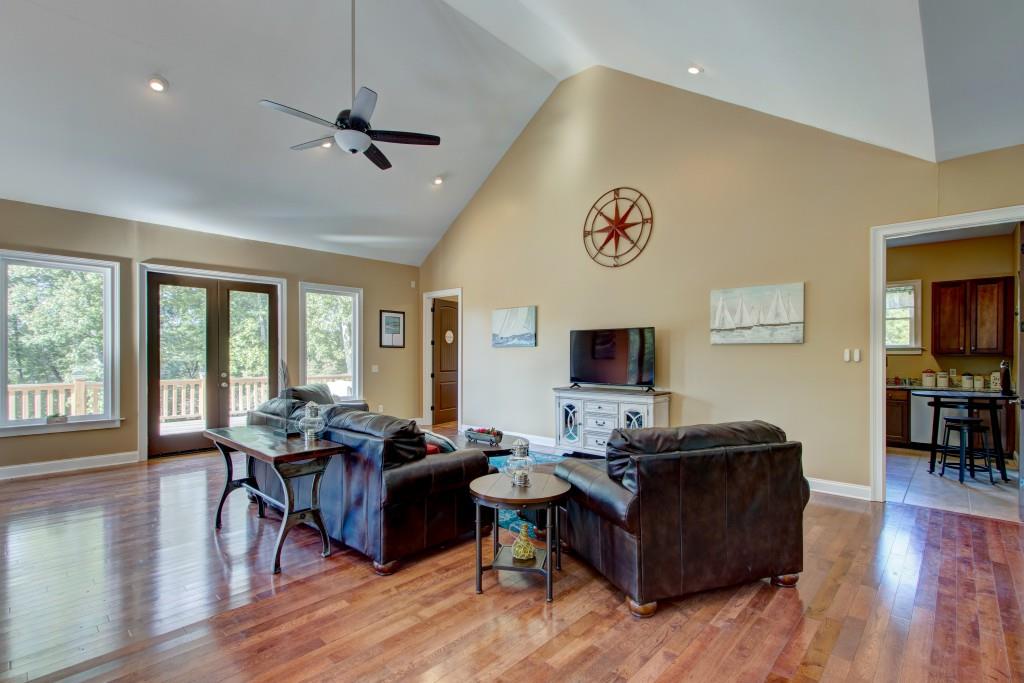 7135 Crestline Drive