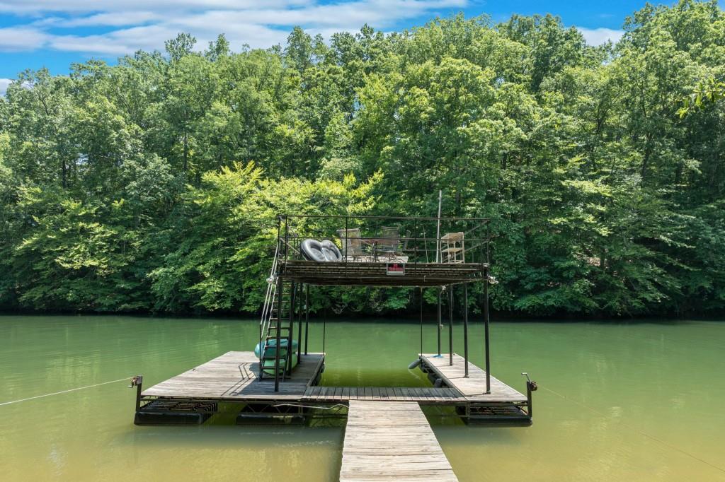 7105 Haw Creek Place