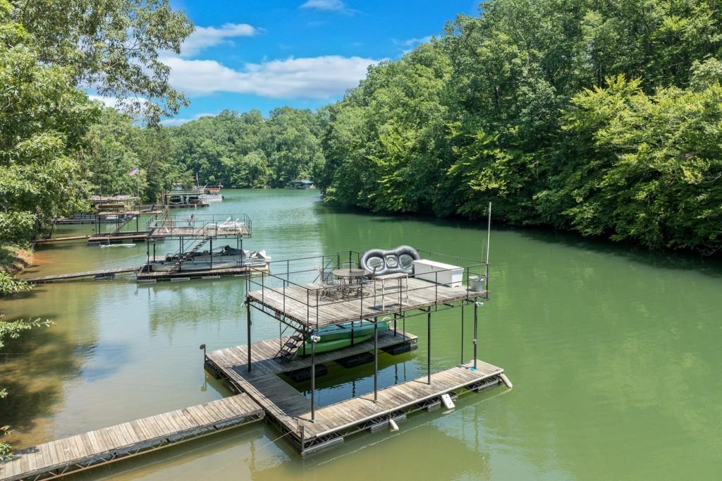 7105 Haw Creek Place