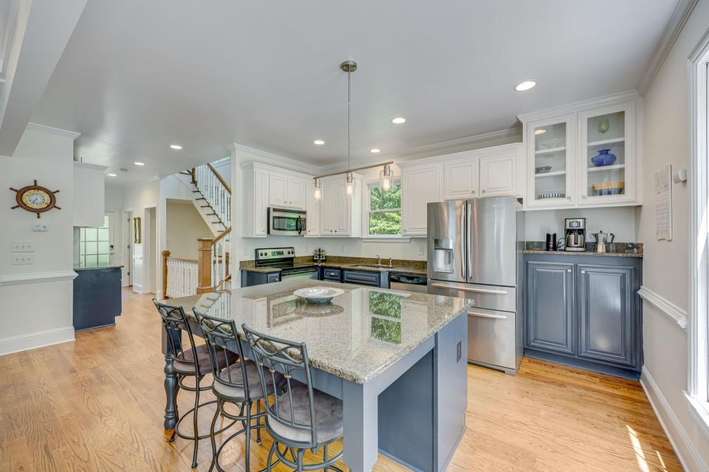 7105 Haw Creek Place