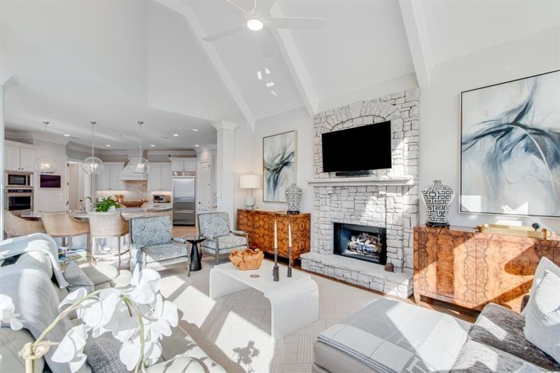 6226 Random Winds Bluff