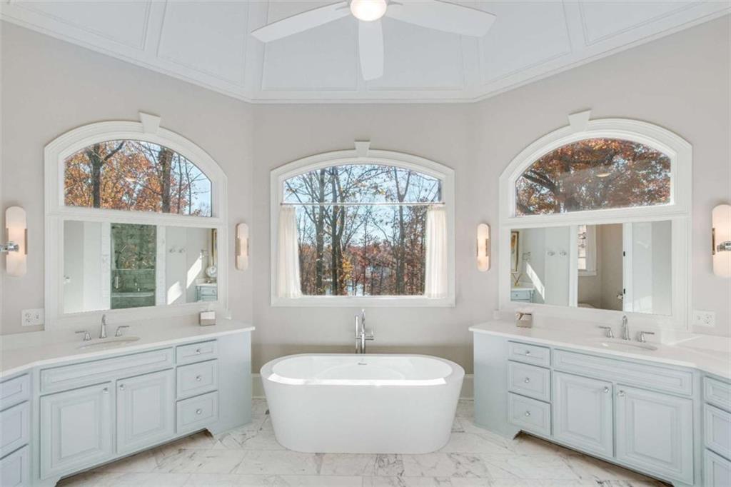 6226 Random Winds Bluff