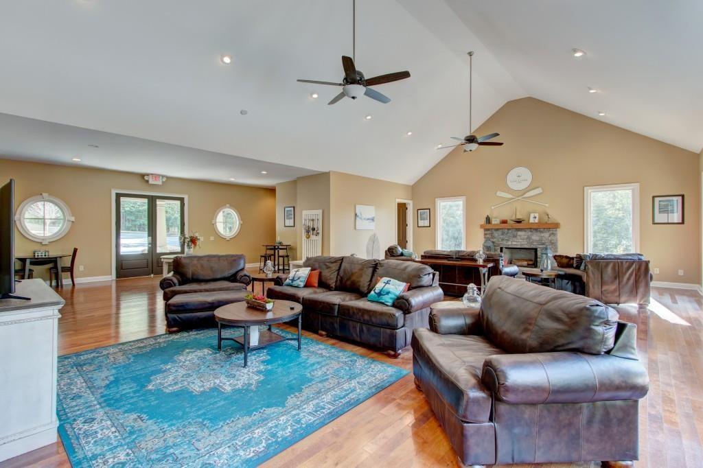 6190 Crestline Drive