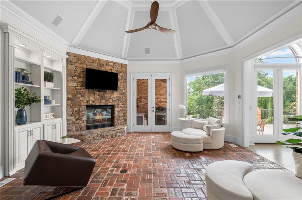 3621 Lake Ridge Court